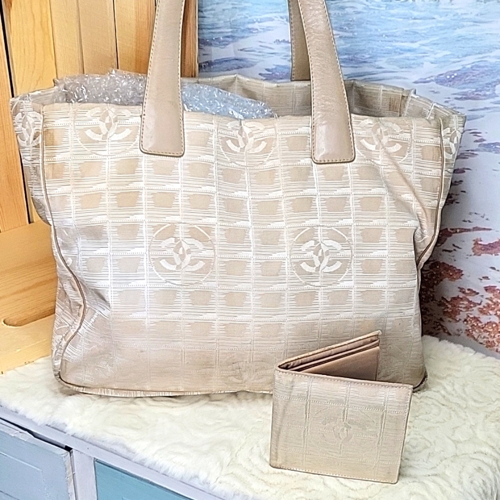 CHANEL Beige Tote Bag